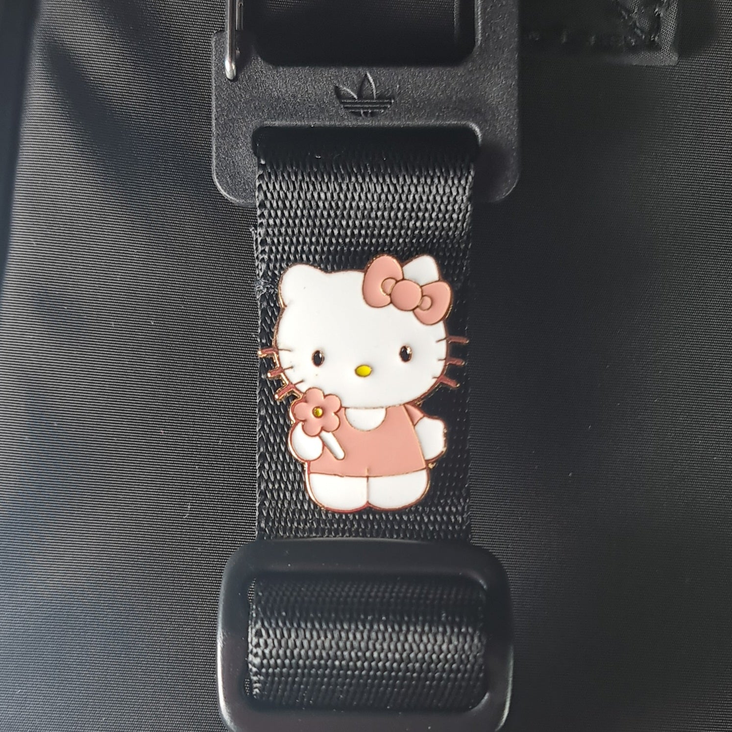 Hello Kitty Flower Pin Badge