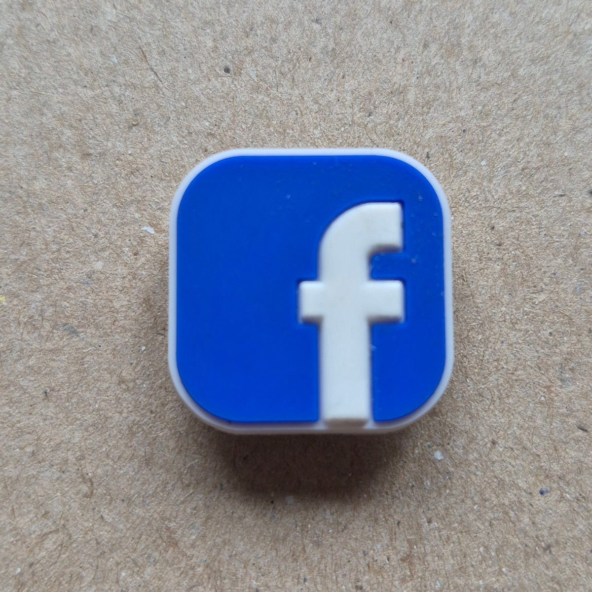 Logos - Facebook Crocs Charm Pick 'N' Mix