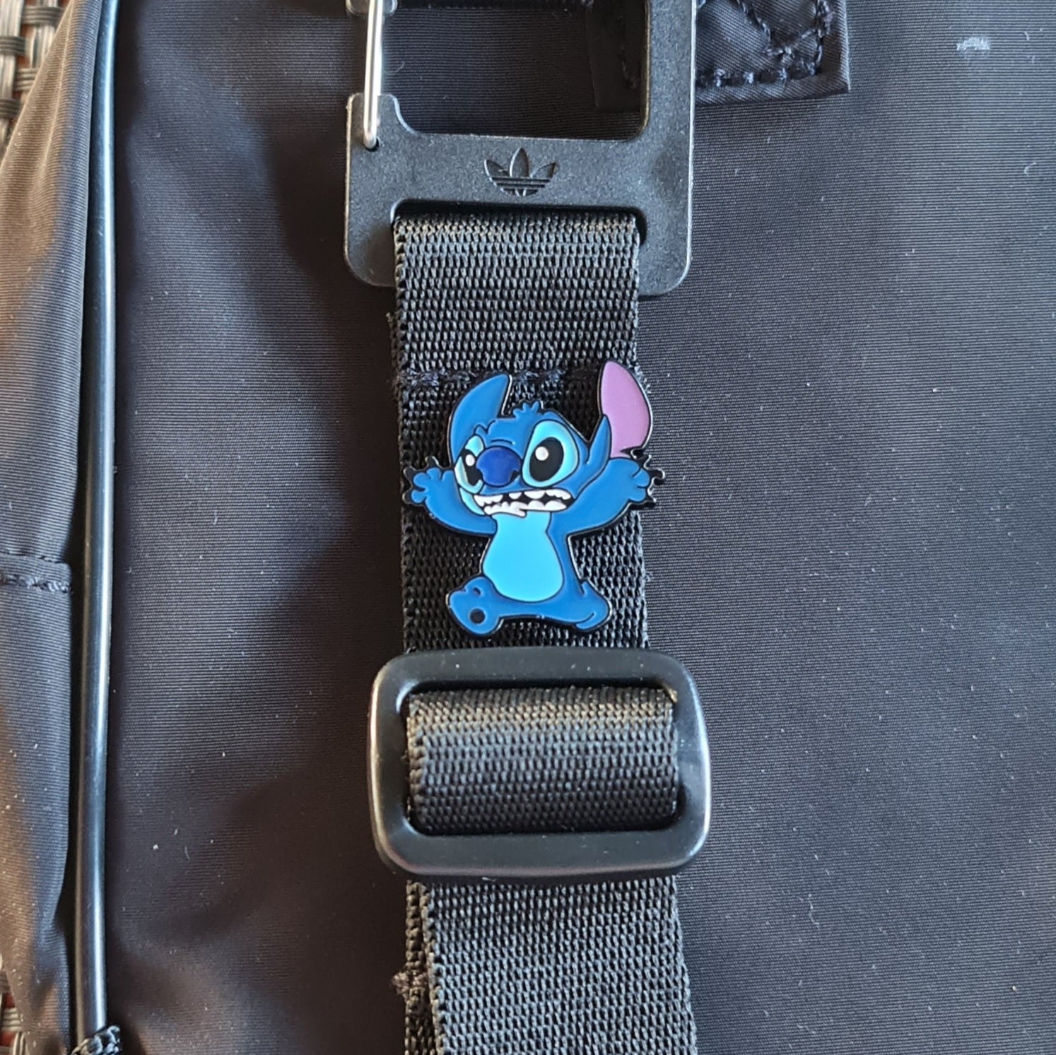 Stitch Run Pin Badge