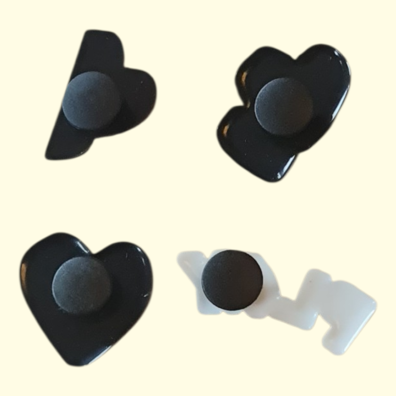 Comme Des Garçons Crocs Charms x4