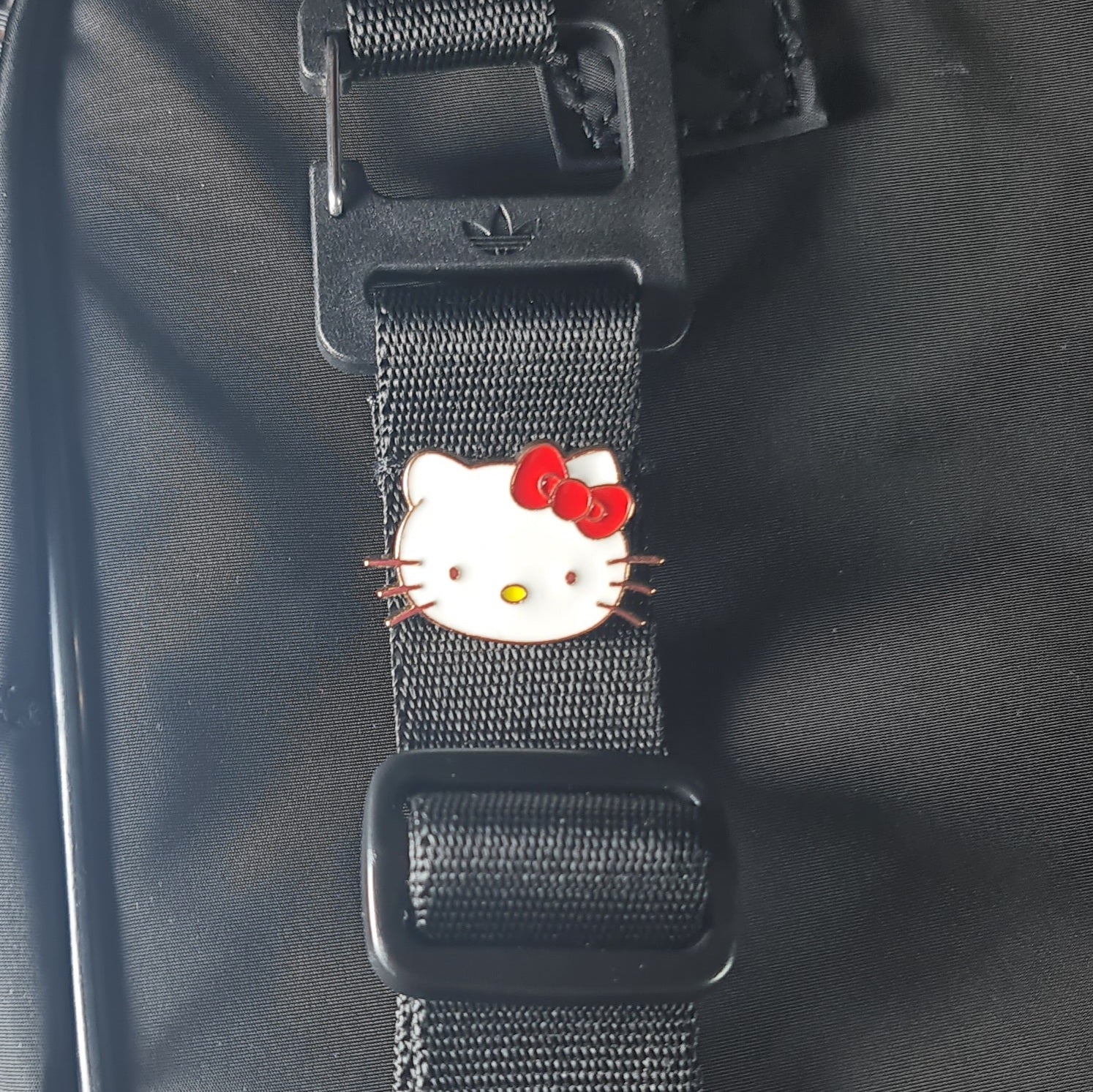 Hello Kitty Face Pin Badge