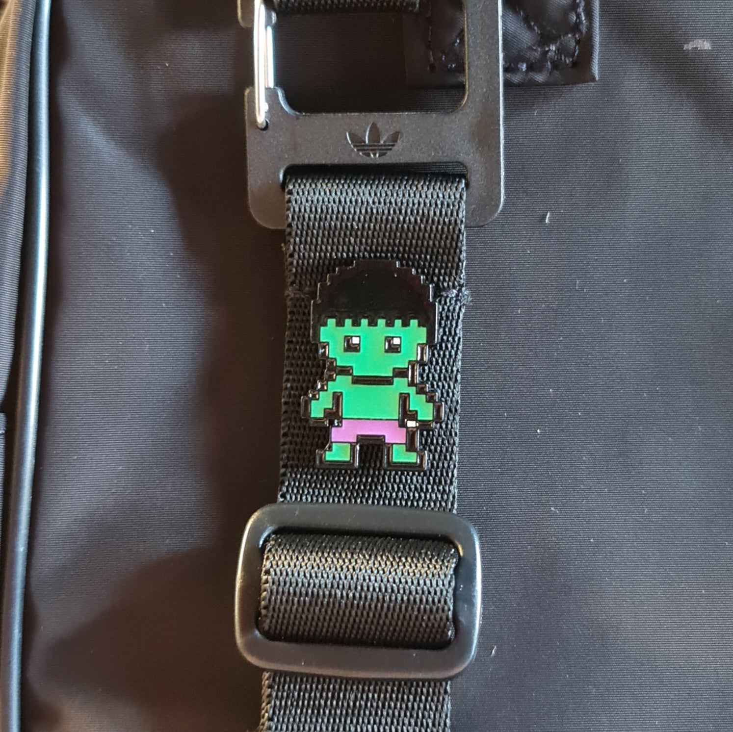 Marvel Hulk Blocks Pin Badge